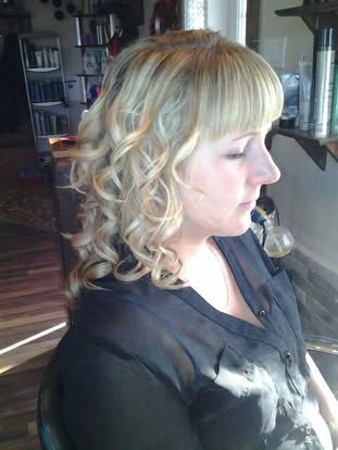 Boucles et brushing réalisés au salon