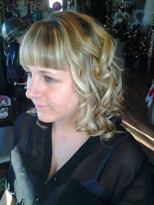 Coiffure d'événement réalisée au salon